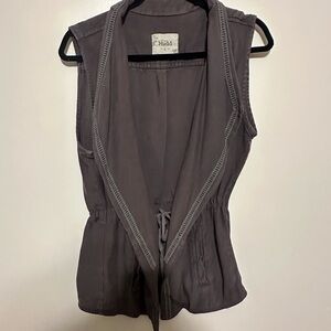 Chic Gray Sleeveless Vest with Tie Front